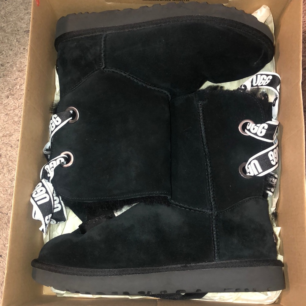 Customizable Bailey Bow Black
